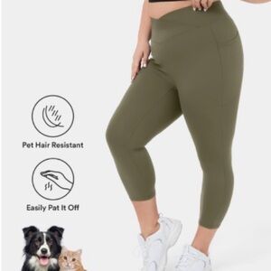 Halara Patitoff Pet Hair Resistant High Waisted Crossover Capri